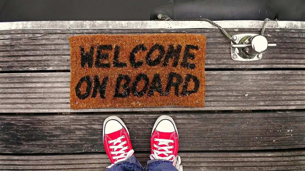 Entryway with welcome sign