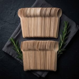 Disposable wooden cutlery set with 200 forks and spoons for parties and events